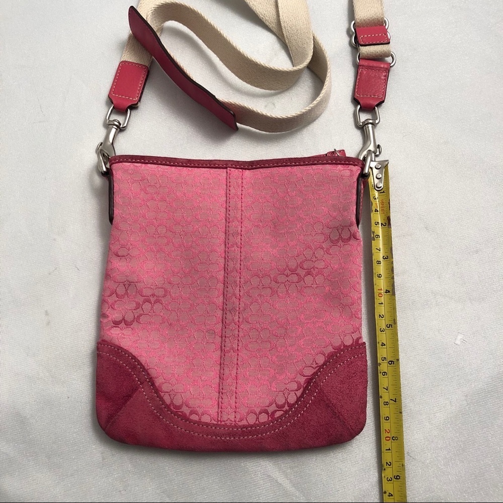 Coach signature C logo classic swing pack crossbody hot pink - Picture 2 of 7